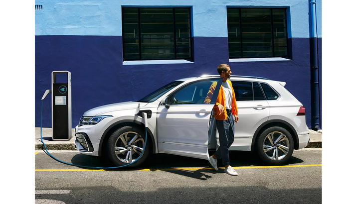 Tiguan eHybrid-back_16-9_cc.png