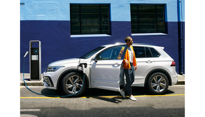 Tiguan eHybrid-back_16-9_cc.png